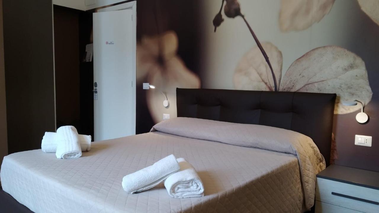 Cconforthotels R&B Central Rooms Барі Екстер'єр фото