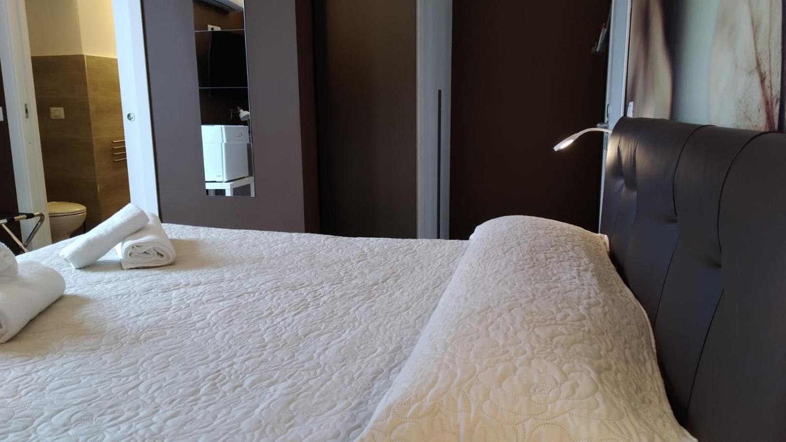 Cconforthotels R&B Central Rooms Барі Екстер'єр фото