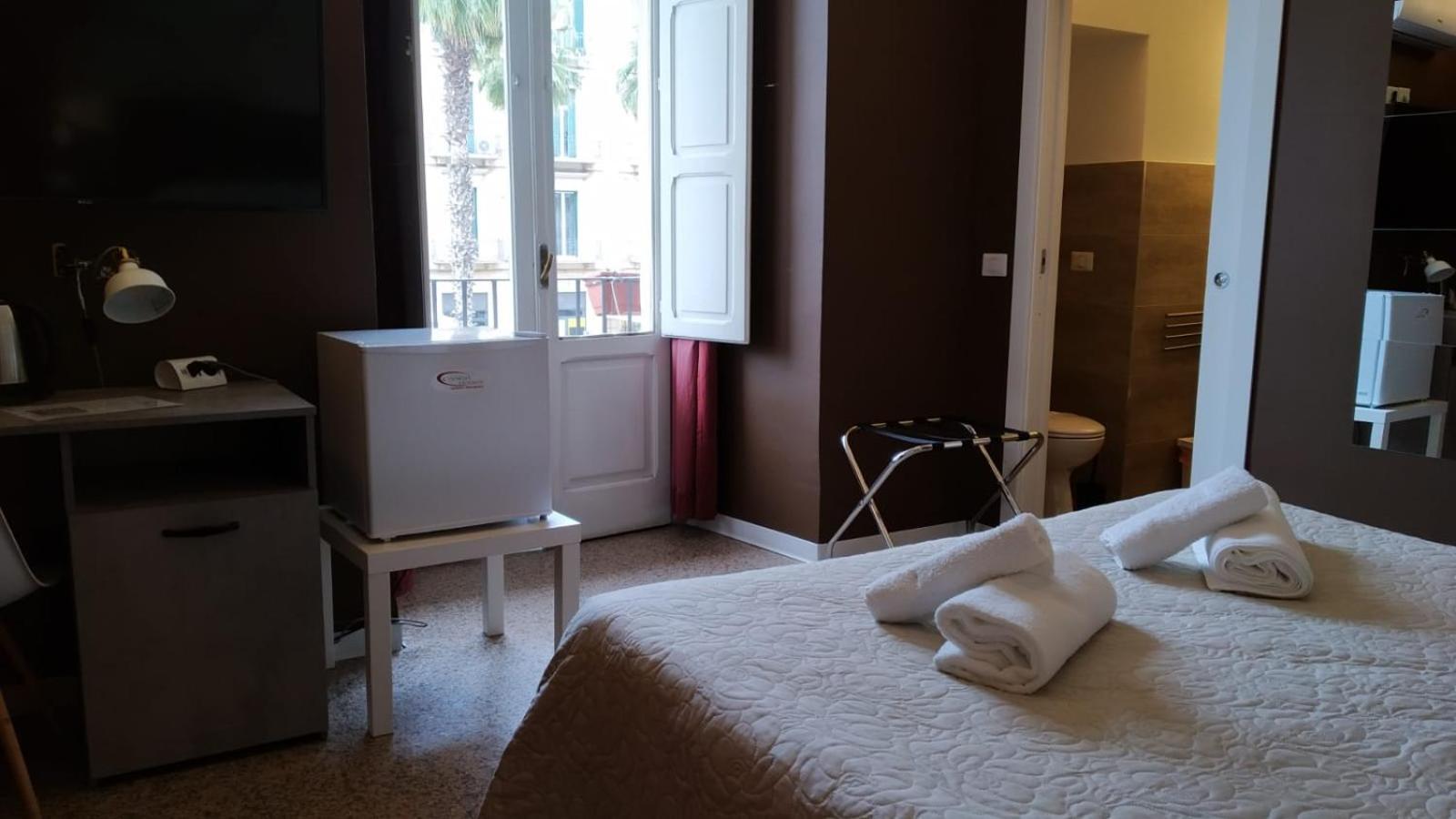 Cconforthotels R&B Central Rooms Барі Екстер'єр фото