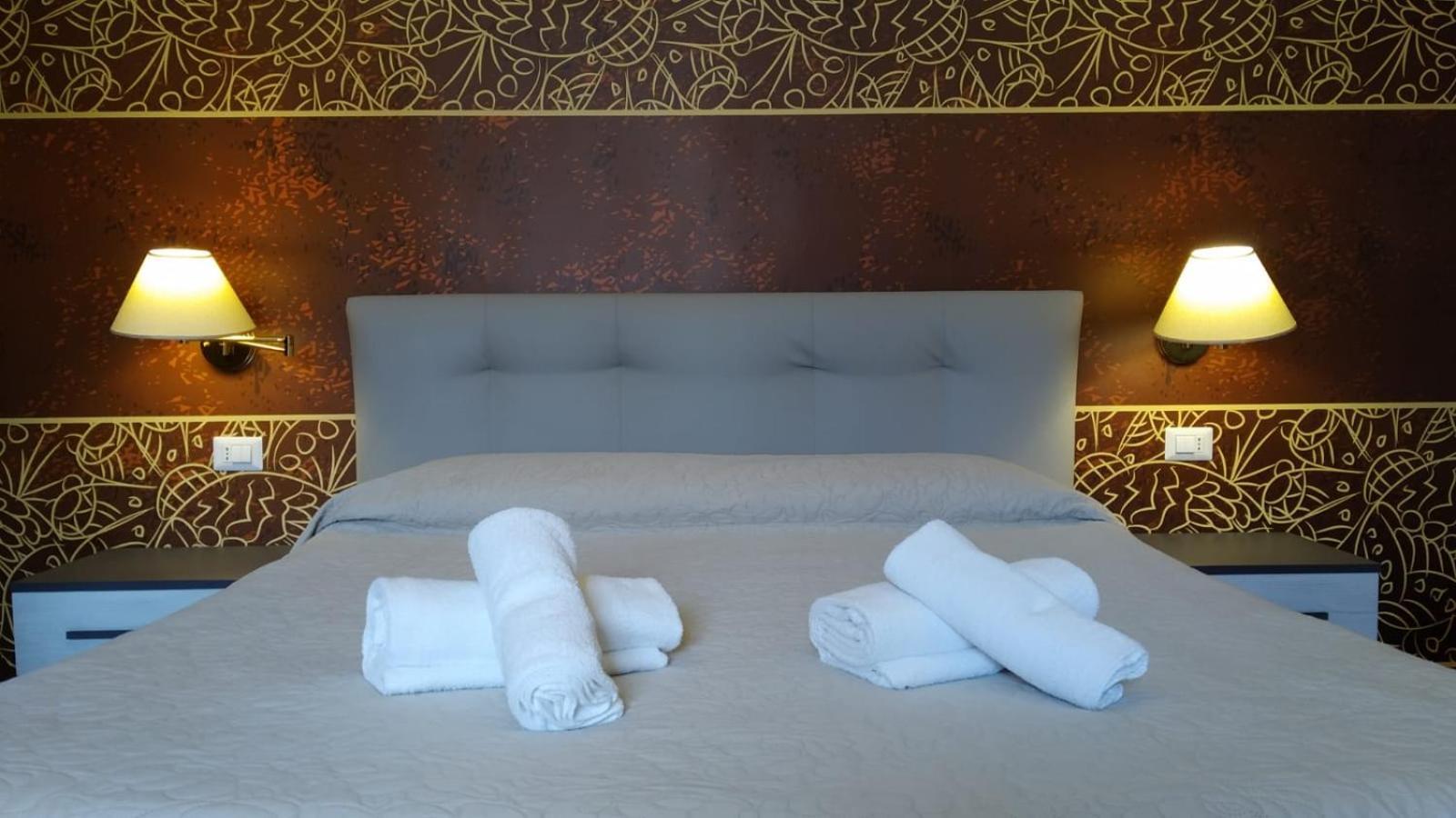 Cconforthotels R&B Central Rooms Барі Екстер'єр фото