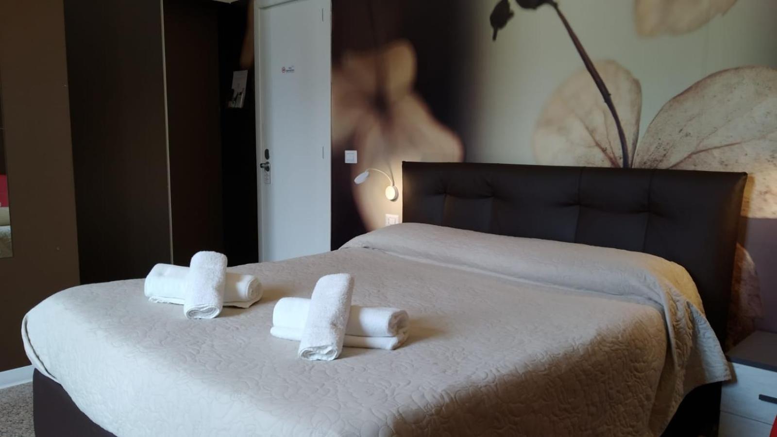 Cconforthotels R&B Central Rooms Барі Екстер'єр фото
